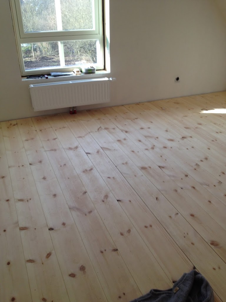 Geseifter Holzboden nach skandinavischer Art